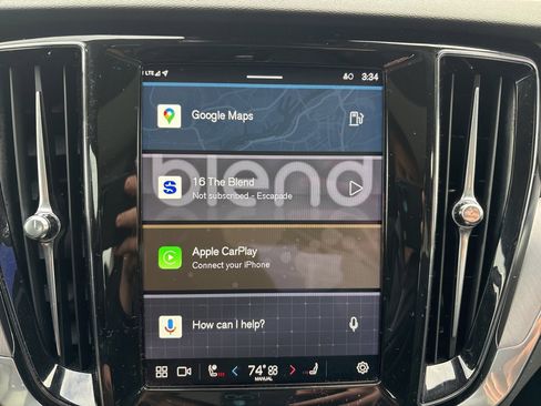 Certified 2025 Volvo S60 B5 Core image 23