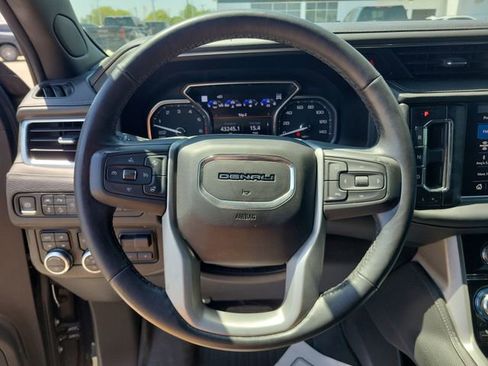 Used 2021 GMC Yukon Denali w/ Denali Ultimate Package AWD/4WD image 19