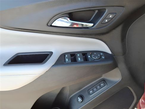 Used 2019 Chevrolet Equinox Premier image 16