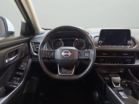 Used 2025 Nissan Rogue SV AWD/4WD image 18