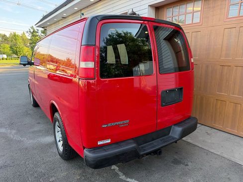 Used 2014 Chevrolet Express 1500 RWD image 5