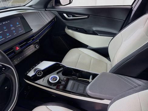 Used 2023 Kia EV6 GT-Line w/ GT-Line White Seat Package image 24