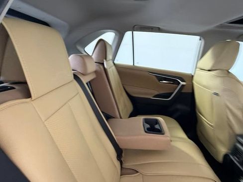 Used 2019 Toyota RAV4 XLE w/ Convenience Package FWD image 29