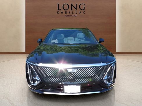 New 2025 Cadillac Lyriq Luxury image 2