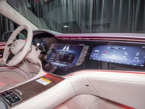 New 2026 Mercedes-Benz EQS 400 4MATIC SUV image 15