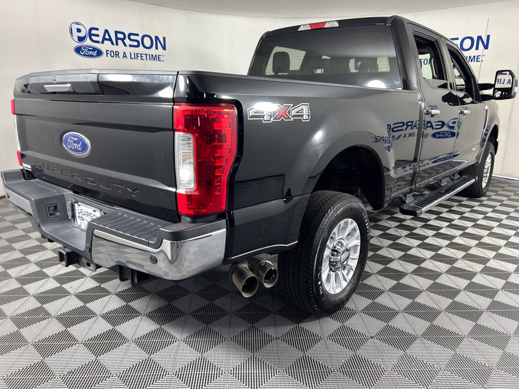 Used 2019 Ford F250 XLT w/ XLT Premium Package AWD/4WD image 4