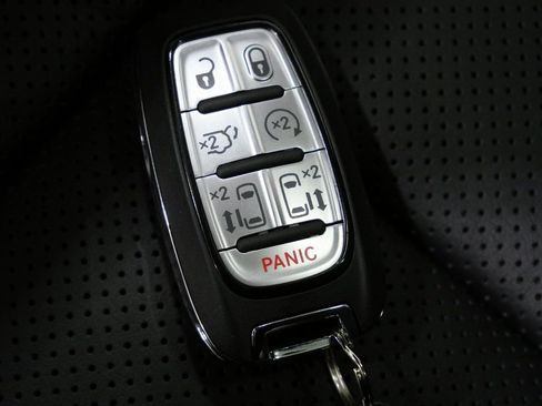 New 2026 Chrysler Pacifica Limited w/ S Appearance Package AWD/4WD image 31