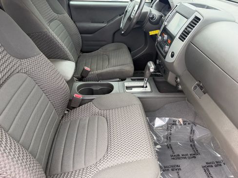 Used 2019 Nissan Frontier SV w/ Value Truck Package AWD/4WD image 12