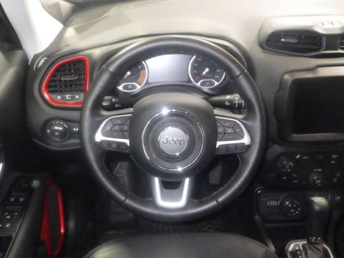 Used 2023 Jeep Renegade Trailhawk w/ Trailhawk Elite Group AWD/4WD image 9