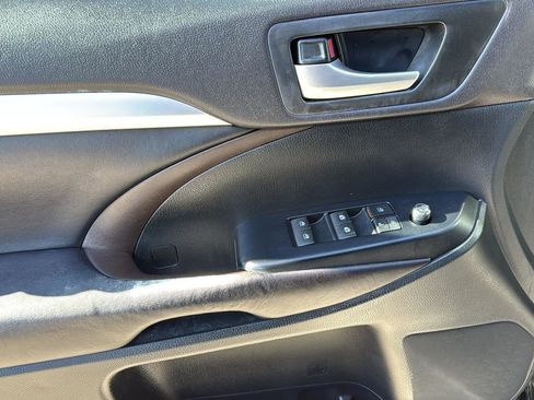 Used 2016 Toyota Highlander XLE image 9