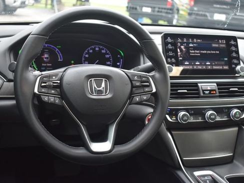 Used 2018 Honda Accord Touring image 21