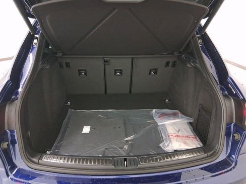 New 2026 Porsche Macan image 33