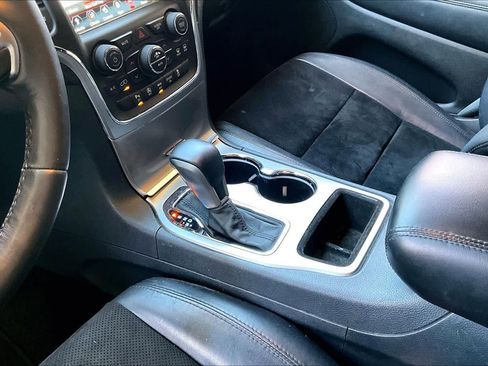 Used 2018 Jeep Grand Cherokee Altitude image 16