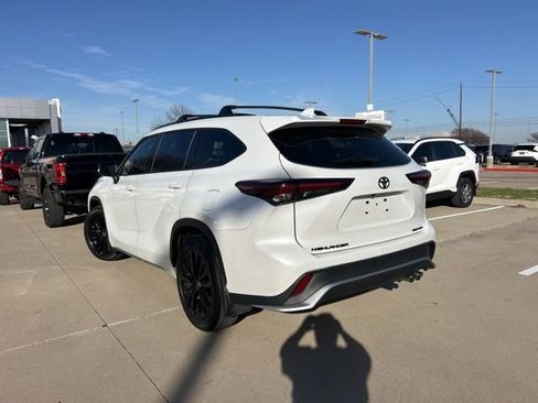 Used 2025 Toyota Highlander XSE image 6