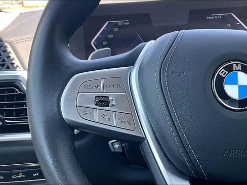 Used 2026 BMW X7 xDrive40i AWD/4WD image 9