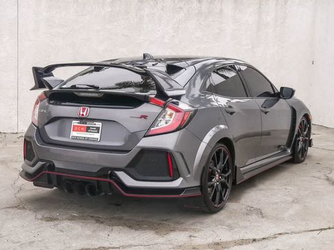 Used 2018 Honda Civic Type R image 9