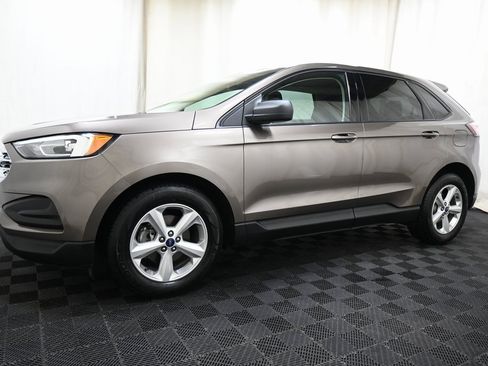 Used 2019 Ford Edge SE image 6