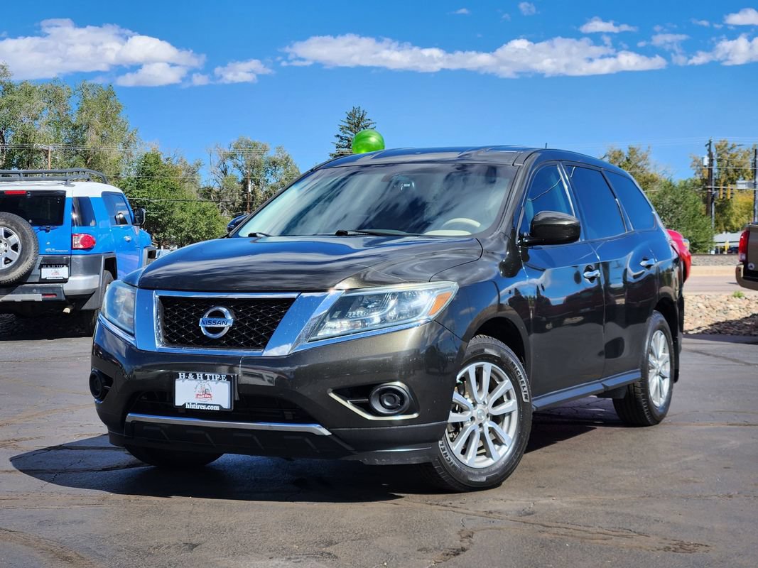 Used 2015 Nissan Pathfinder S AWD/4WD image 1