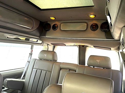 Used 2014 Chevrolet Express 1500 RWD image 5