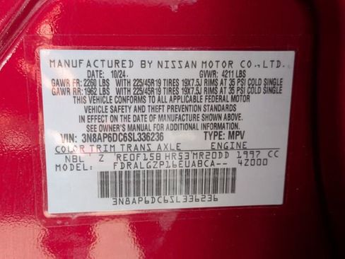Used 2025 Nissan Kicks SR w/ SR Premium Package FWD image 28