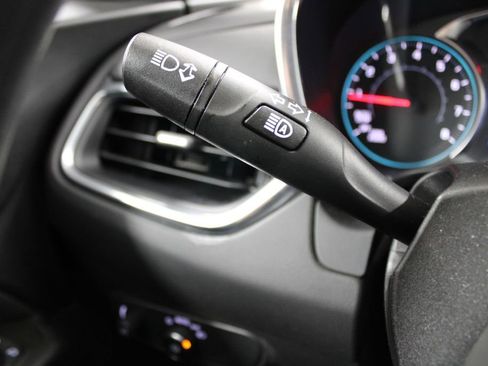 Used 2023 Chevrolet Equinox LT image 36