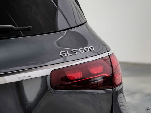 Used 2024 Mercedes-Benz Maybach GLS 600 4MATIC image 19