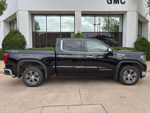 Used 2025 GMC Sierra 1500 SLT AWD/4WD image 9
