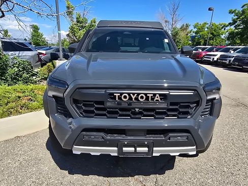 Used 2025 Toyota Tacoma 4x4 Double Cab Hybrid image 8