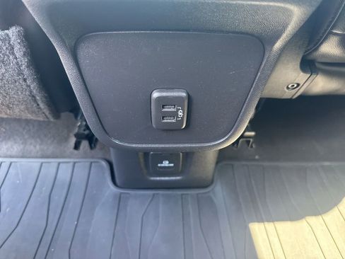 Used 2022 GMC Terrain SLT FWD image 15
