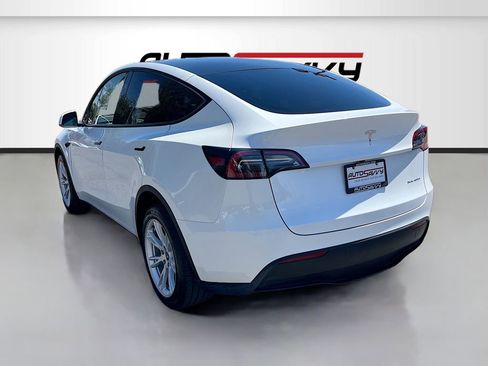 Used 2023 Tesla Model Y Long Range image 5