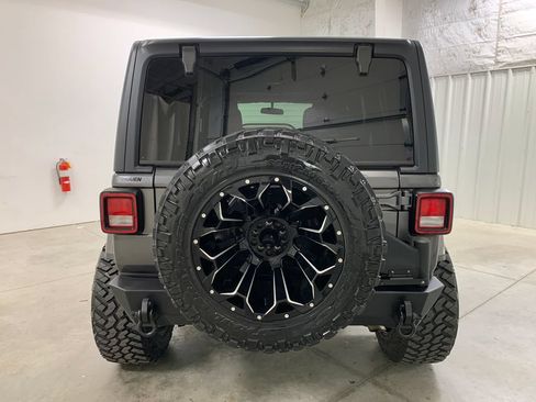Used 2019 Jeep Wrangler Unlimited Sahara w/ Cold Weather Group AWD/4WD image 24