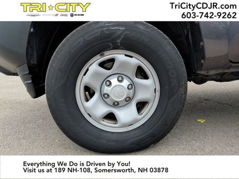 Used 2019 Toyota Tacoma SR image 33