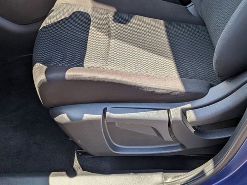 Used 2020 Nissan Rogue Sport S image 12