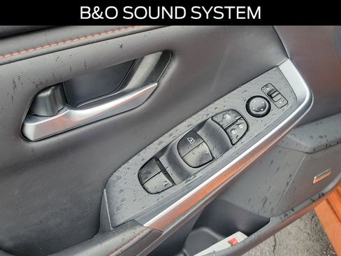 Used 2025 Nissan Sentra SR w/ SR Premium Package image 19