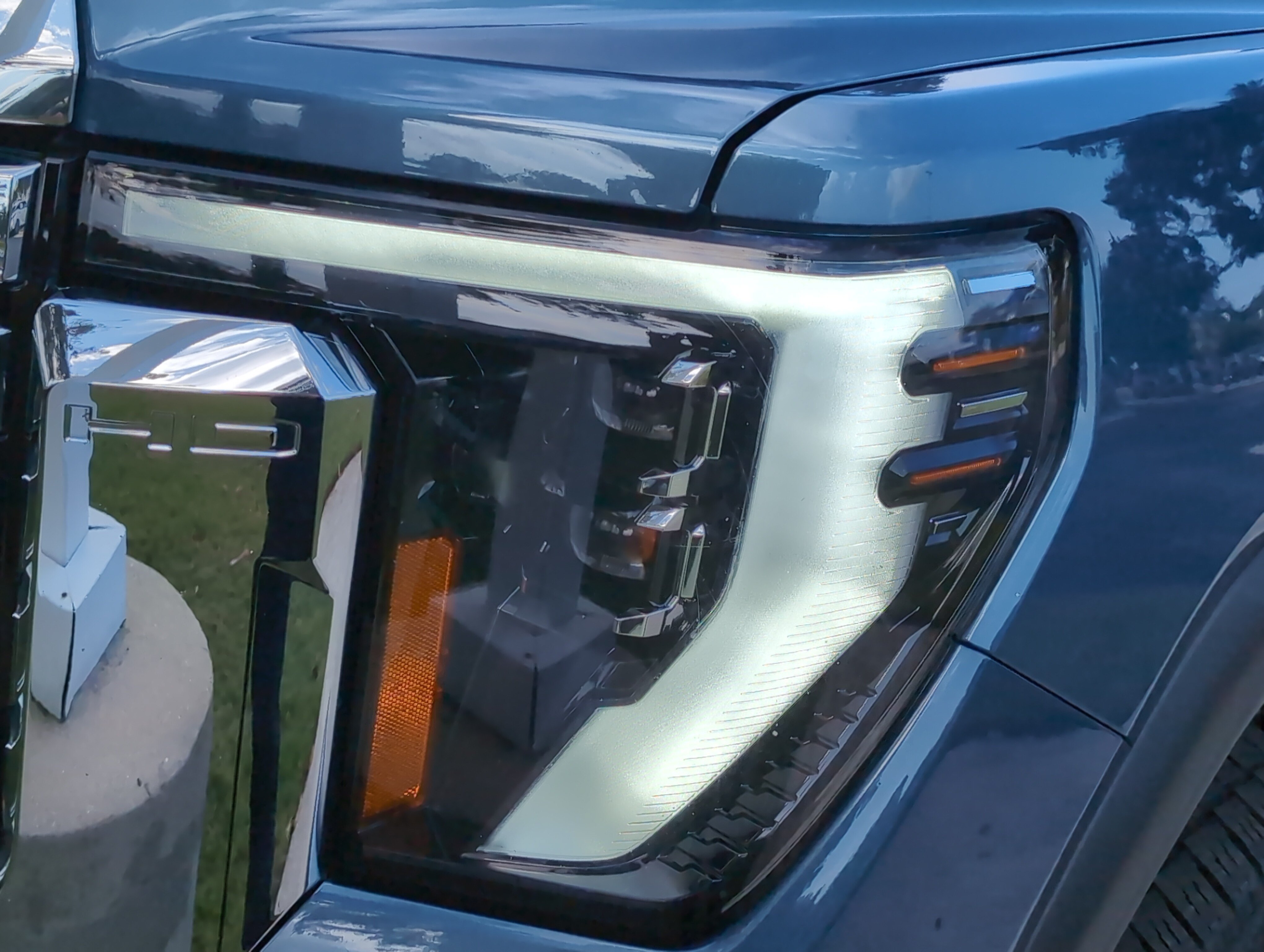 Used 2025 GMC Sierra 3500 Denali w/ Denali Reserve Package AWD/4WD image 6