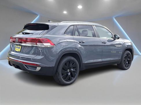New 2026 Volkswagen Atlas Cross Sport SE image 3
