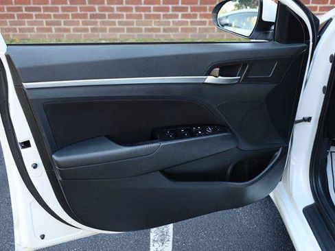 Used 2019 Hyundai Elantra SEL w/ Cargo Package FWD image 15