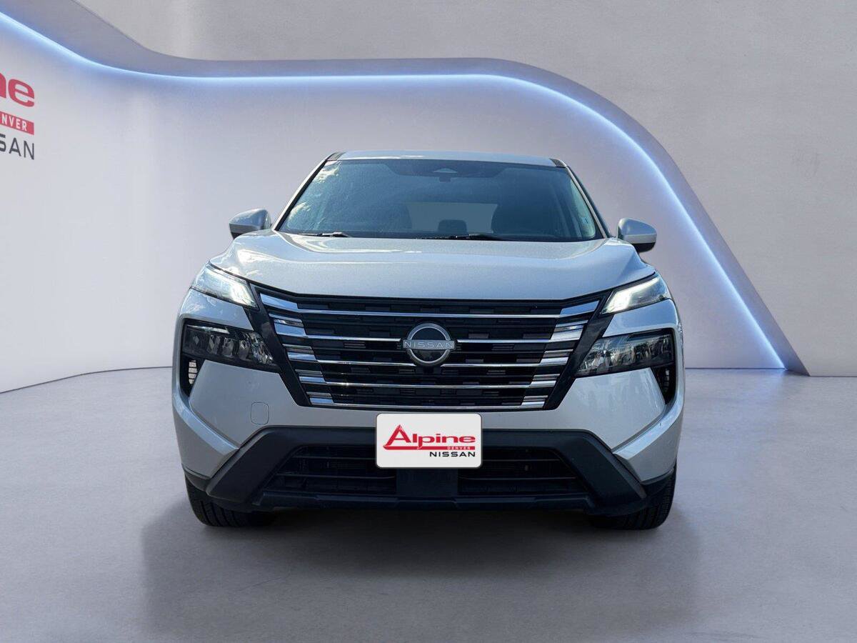 Used 2024 Nissan Rogue SV AWD/4WD image 8