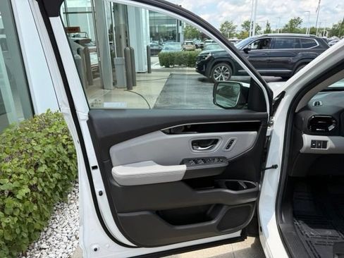 Used 2024 Honda Pilot EX-L image 13