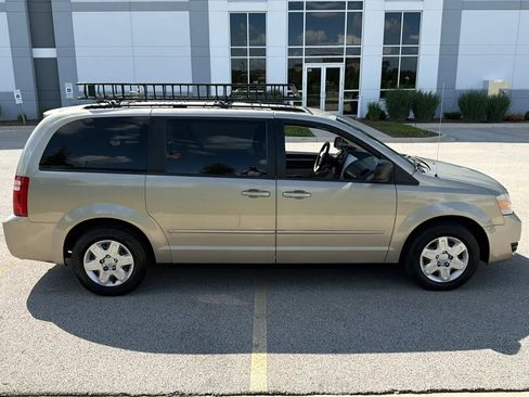 Used 2009 Dodge Grand Caravan SE w/ Climate Group FWD image 4
