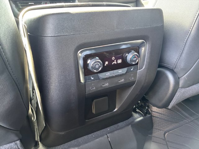 New 2027 Chevrolet Tahoe High Country AWD/4WD image 18