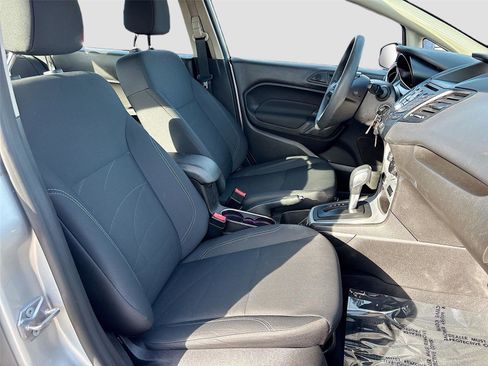 Used 2018 Ford Fiesta SE image 27