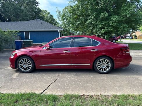 Used 2014 Lexus LS 460 w/ Comfort Package RWD image 2