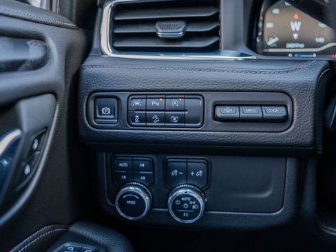 Used 2024 GMC Yukon Denali image 8