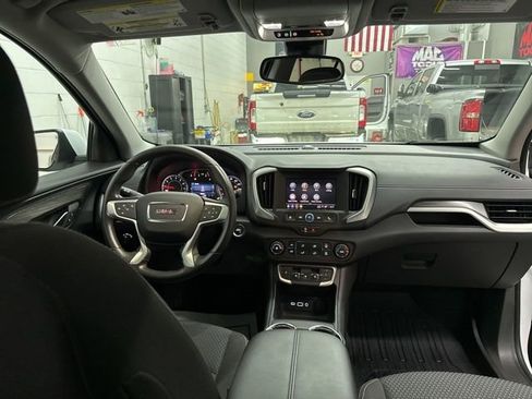 Used 2023 GMC Terrain SLE image 21