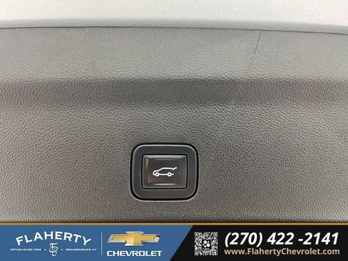 Used 2025 Chevrolet Suburban LT w/ Comfort Package AWD/4WD image 20