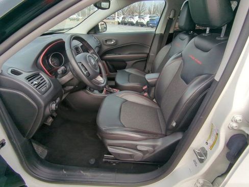 Used 2020 Jeep Compass Trailhawk image 8