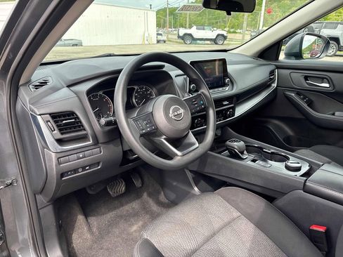 Used 2024 Nissan Rogue SV AWD/4WD image 13
