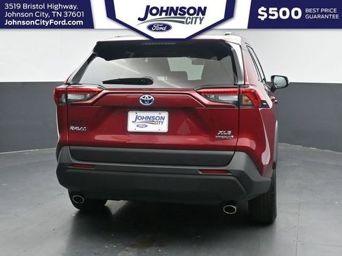 Used 2024 Toyota RAV4 XLE AWD/4WD image 10