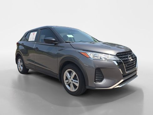 Certified 2025 Nissan Kicks Play S FWD image 8